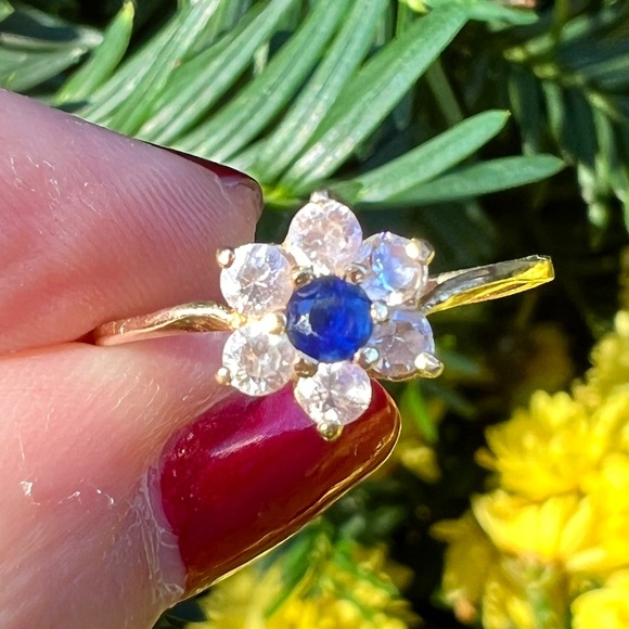 VINTAGE 14KGOLD SAPPHIRE BLUE COLOR PASTE GLASS STONES FLOWER RING ENGAGEMENT